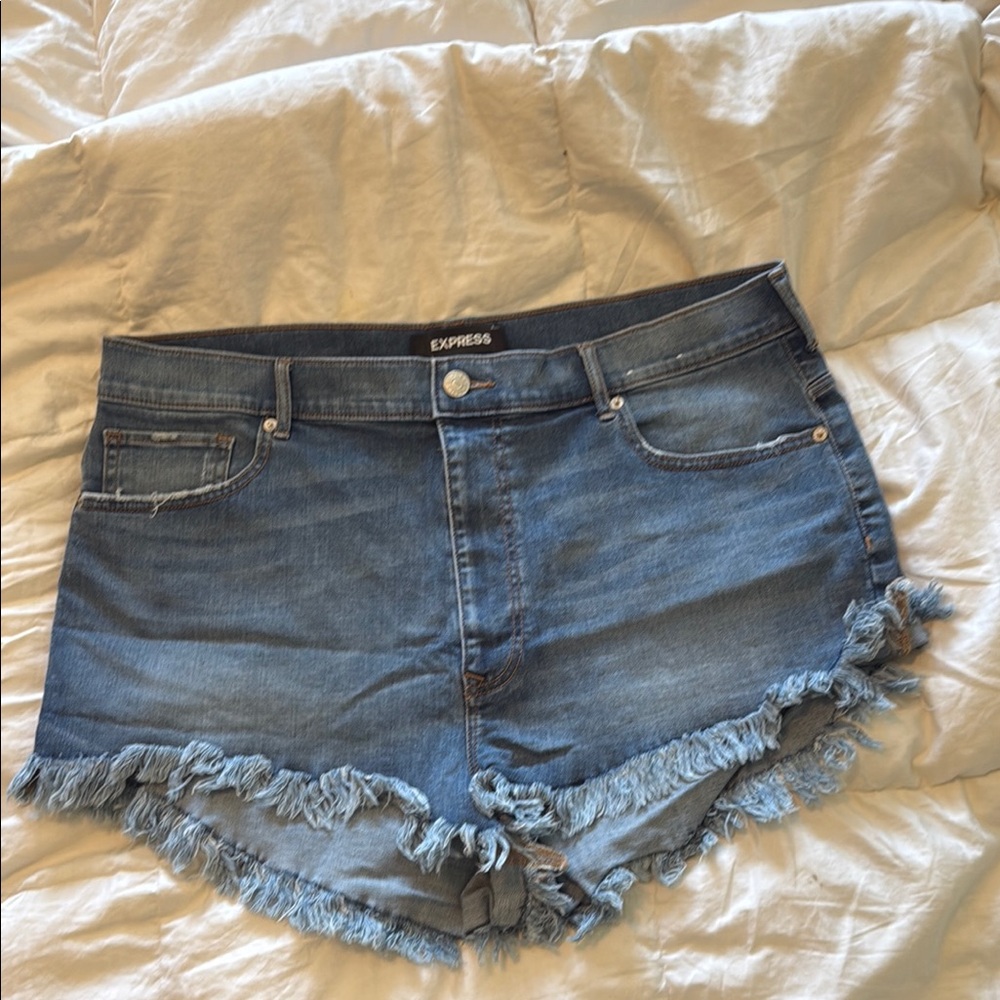 NWT Express | Shortie Extreme High Rise Denim Short, 18